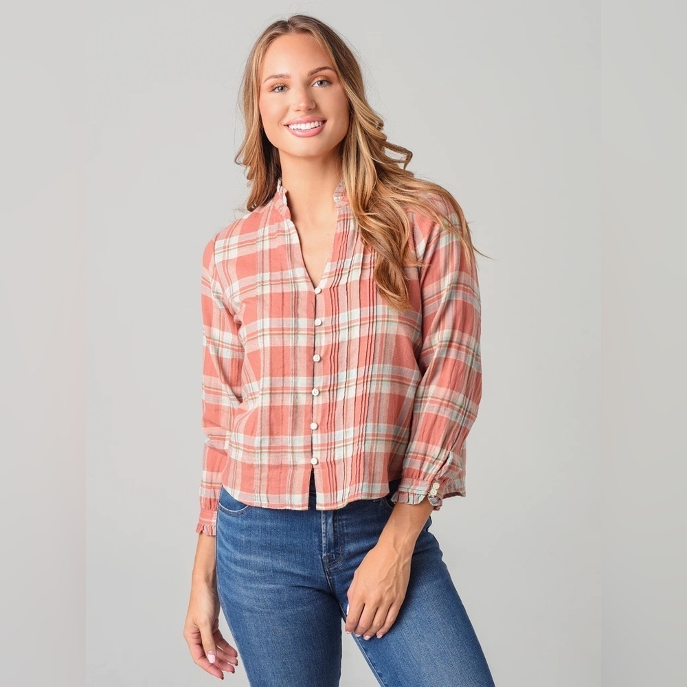 Trovata Button Up Long Sleeve Blouse Size Medium Color Pink